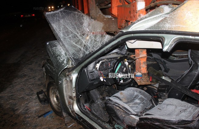 В Ивановской области молодой водитель погиб, врезавшись в снегоуборочную машину