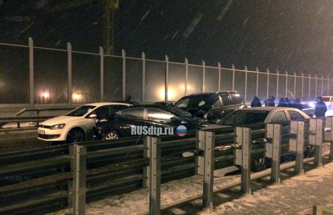13 автомобилей столкнулись на Елизаветинском мосту в Краснодаре