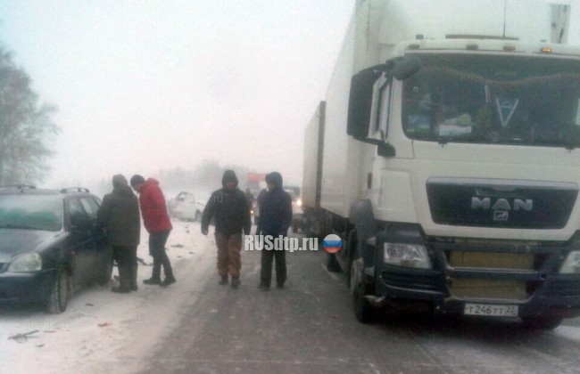Более 20 автомобилей столкнулись на Северном объезде в Новосибирске