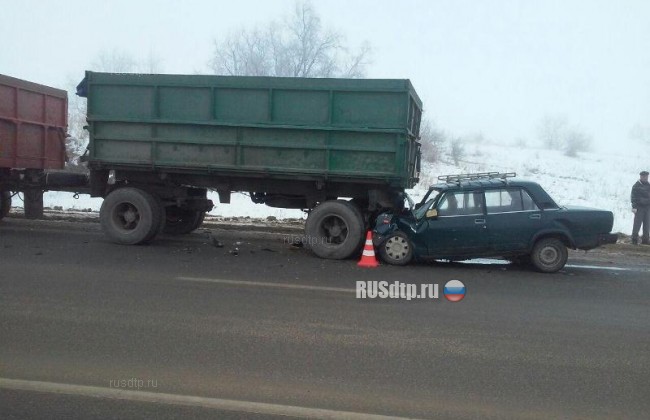 На Ставрополье погиб водитель, врезавшись в стоящий грузовик