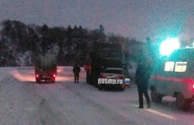 На Сахалине грузовик Урал смял Тойоту. Погибли 4 человека