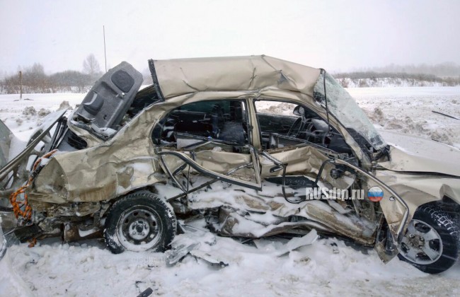 В Башкирии «Toyota Land Cruiser 200» смял «Hyundai Accent» вместе с водителем