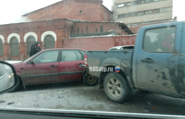 Видеокадры ДТП на Октябрьской набережной в Санкт-Петербурге