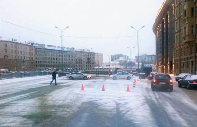 Две женщины погибли в ДТП со снегоуборочной машиной в Петербурге