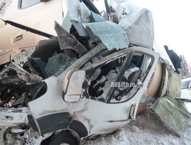 Водитель и пассажирка фургона погибли в ДТП на трассе Нижний Новгород – Киров