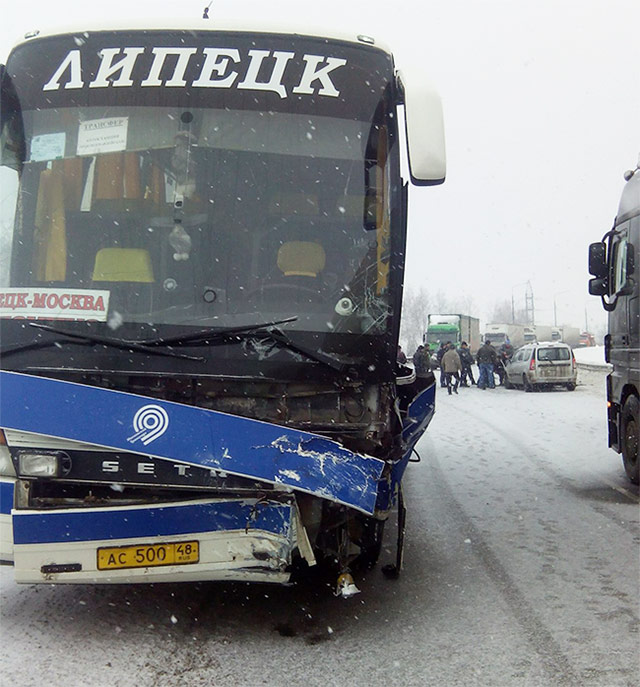 Автобус «Липецк-Москва» попал в смертельное ДТП в Липецкой области
