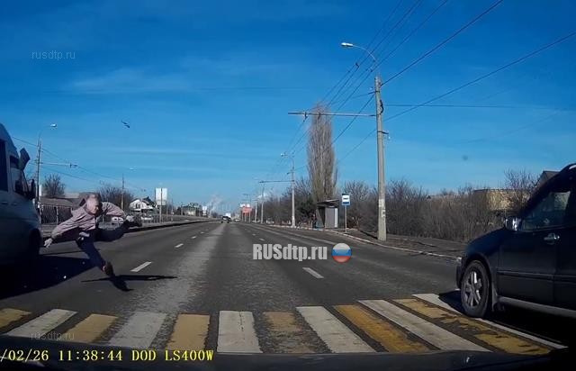 В Симферополе микроавтобус насмерть сбил пенсионерку