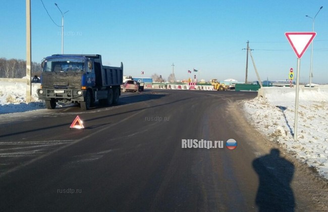 В Тюменской области молодая девушка погибла по вине водителя Татры