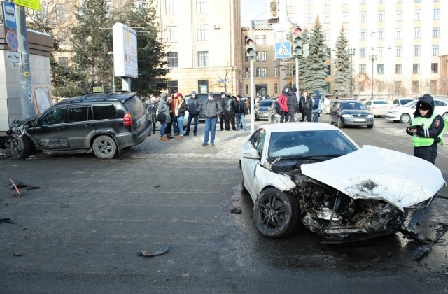 В Челябинске «Лексус» сбил четырех студенток