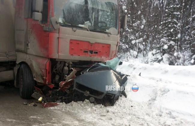 Женщина погибла под встречной фурой на трассе «Пермь – Екатеринбург»