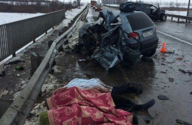 Ребенок и двое взрослых погибли на автодороге в Татарстане