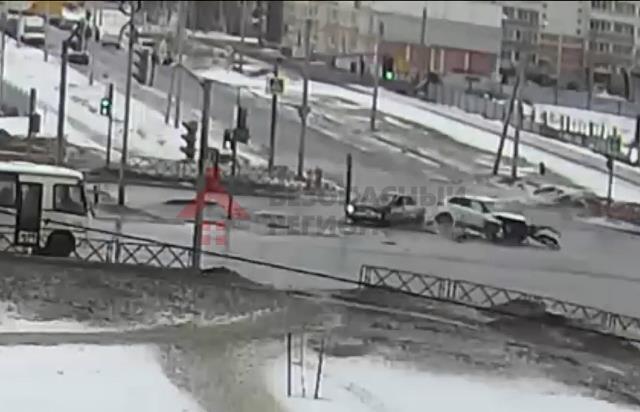 Две женщины не поделили дорогу на перекрестке в Ярославле