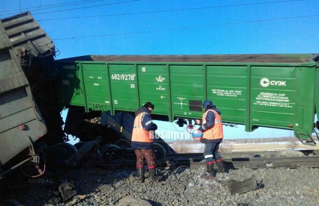 В Амурской области при столкновении грузовика с поездом погибли три человека