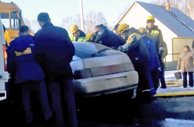 В Кемерове в ДТП с участием «Лады» и КАМАЗа погибли 5 человек