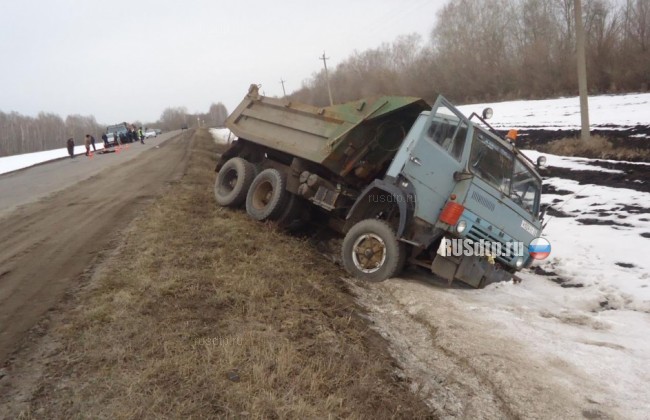 В Тамбовской области водитель самосвала выпрыгнул из кабины на ходу и погиб
