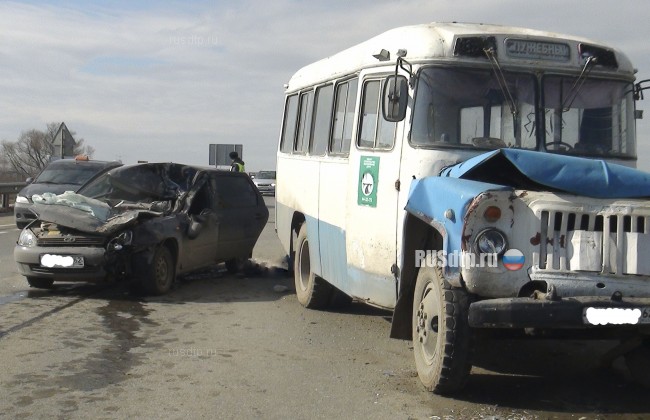 Под Рязанью водитель «Калины» погиб, столкнувшись с автобусом