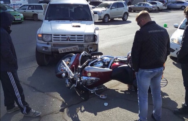 Авария с мотоциклистом на кольце во Владивостоке