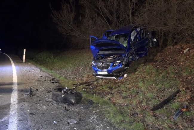 Женщина-водитель Porsche и ее молодой пассажир погибли в ДТП в Германии
