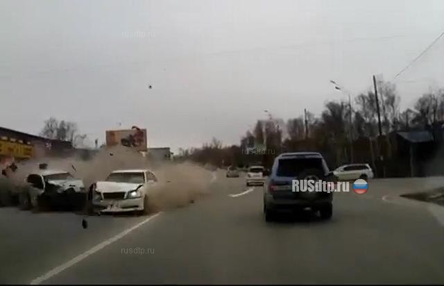 В Южно-Сахалинске в массовом ДТП погибли два человека. Видео