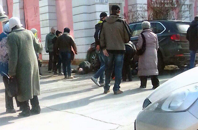 В Барнауле 80-летний водитель BMW сбил бабушку с внучкой