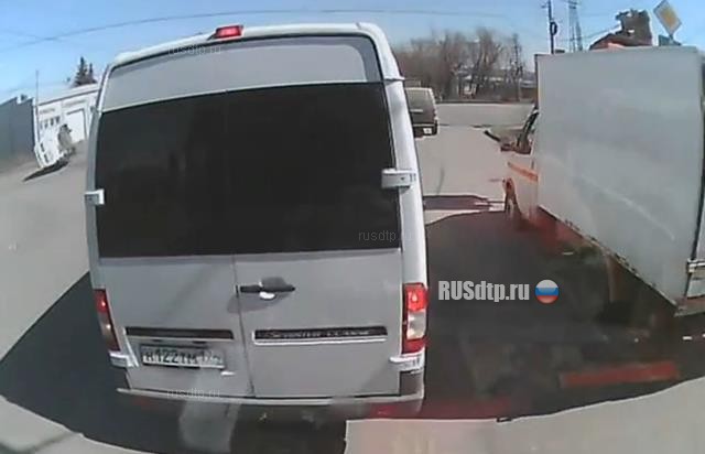 ДТП со «скорой» в Челябинске попало на видео