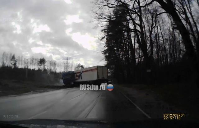 Водитель пикапа погиб в жутком ДТП под Калининградом. Видео