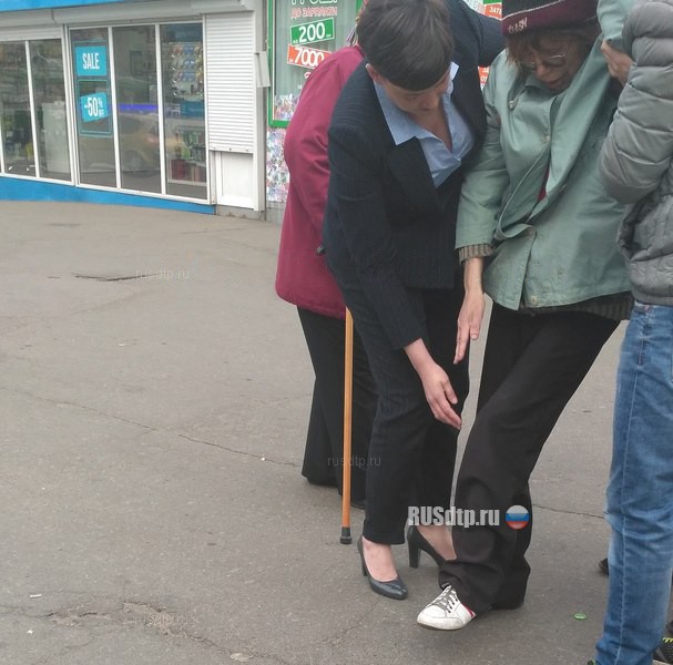 Автомобиль с сёстрами Савченко сбил пожилую женщину в Киеве