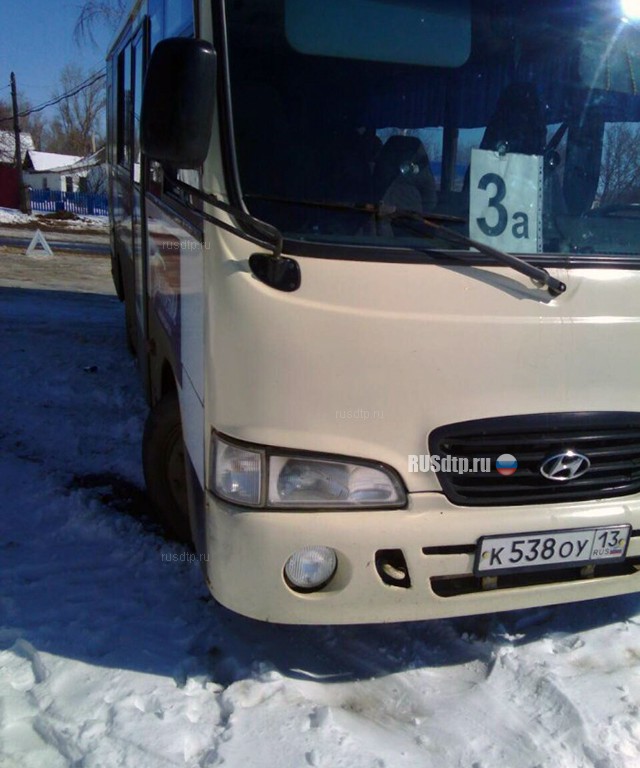 В Мордовии автобус сбил людей на остановке