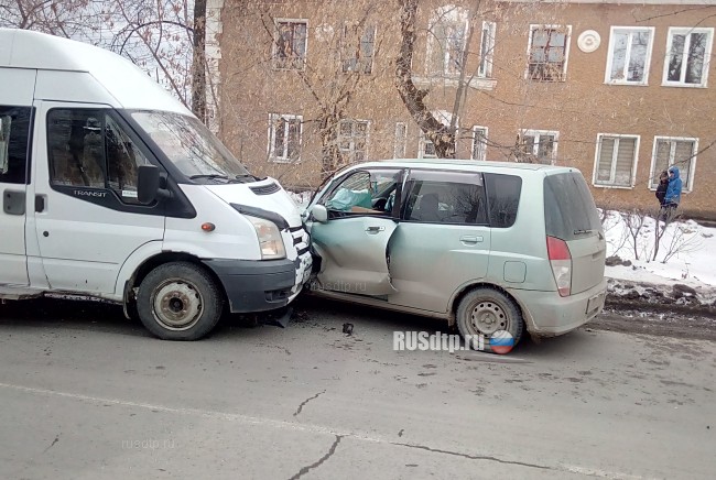 В Ревде уснувший за рулем водитель маршрутки совершил ДТП