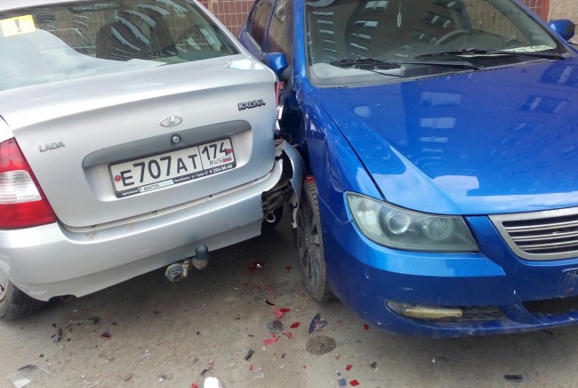 В Челябинске пьяный водитель разбил 12 машин