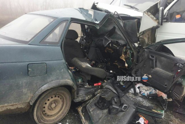 В Саратовской области в ДТП погибли трое взрослых и ребенок
