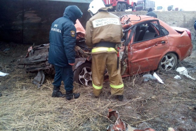 В Татарстане в ДТП с участием трех автомобилей погибли два человека
