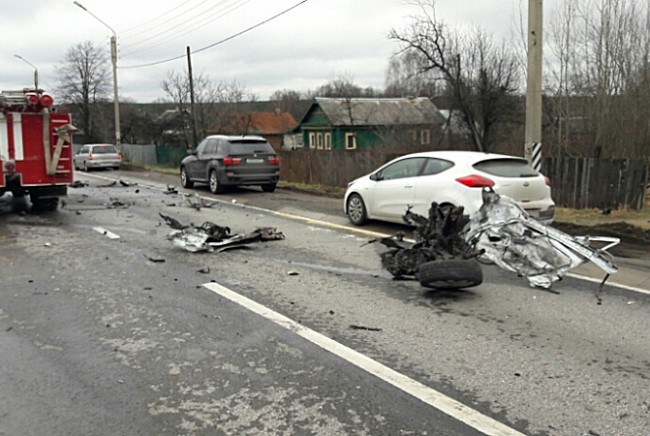 На трассе М-7 в Петушинском районе в ДТП с фурой погибли два человека
