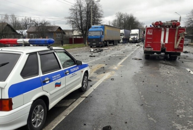 На трассе М-7 в Петушинском районе в ДТП с фурой погибли два человека