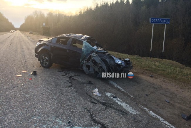 На автодороге Торжок – Осташков в ДТП погибли мужчина и беременная женщина