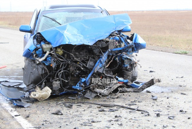 В Хакасии лоб в лоб столкнулись «Лада Гранта» и «Mazda 3»