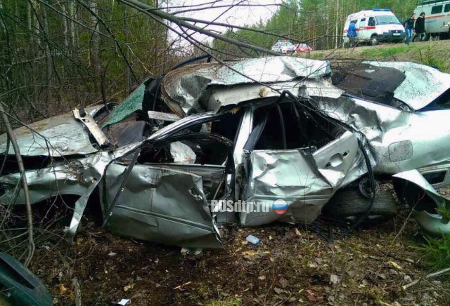 В Удмуртии перевернулась иномарка «Toyota Camry». Один погиб и двое пострадали
