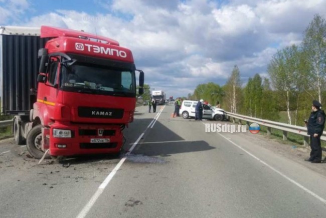 Водитель легковушки погиб на автодороге в Челябинской области