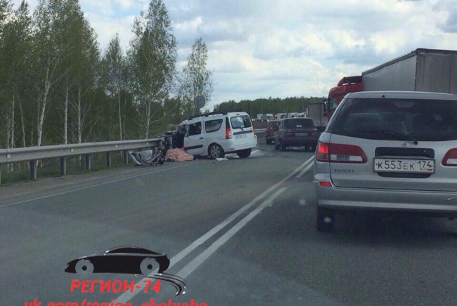 Водитель легковушки погиб на автодороге в Челябинской области