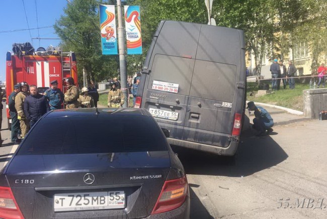В Омске в ДТП с маршруткой пострадали 11 человек