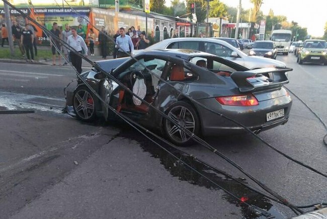 В ДТП с участием «Porsche Carrera» произошло в Ростове-на-Дону