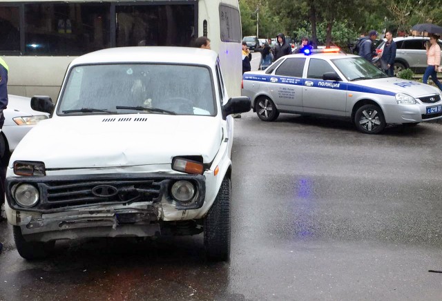 В Анапе в результате ДТП взорвался автомобиль ВАЗ-2107