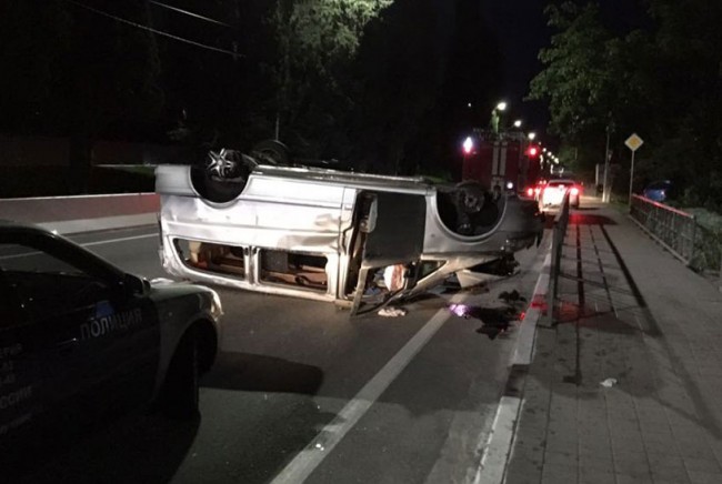 Водитель хлебного фургона погиб в результате ДТП в Сочи