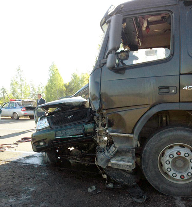 Водитель и пассажир УАЗа погибли в ДТП на трассе «Скандинавия»
