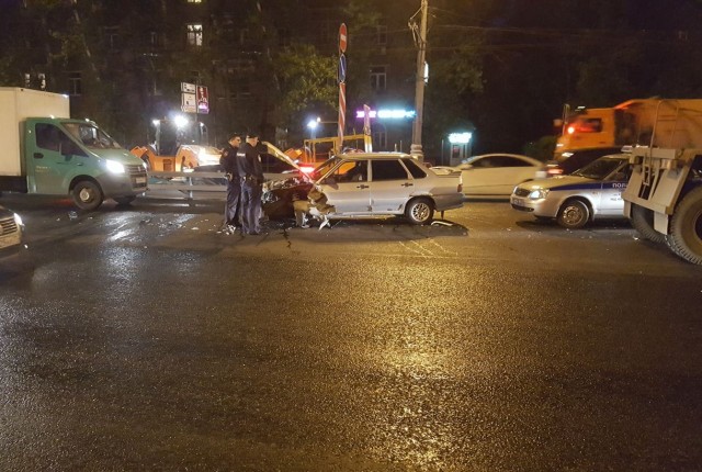 Водитель «Лады» умер за рулем и устроил ДТП на Рязанском проспекте