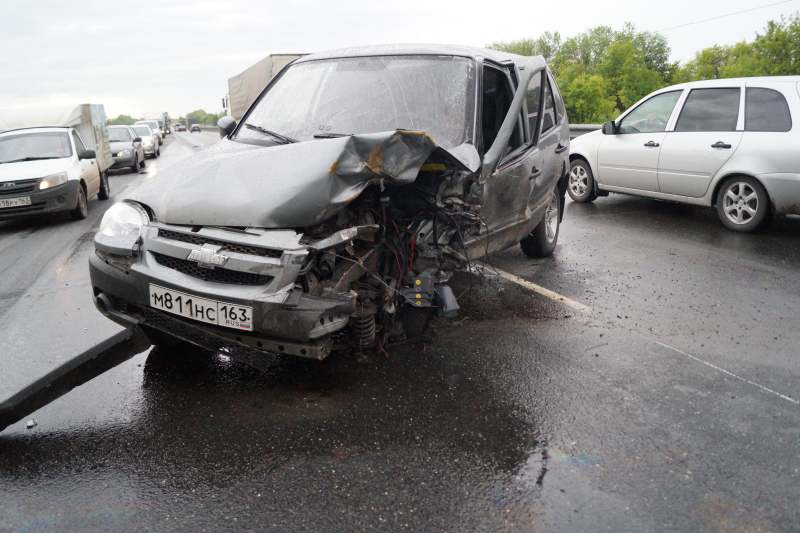 Дтп сызрань. Разбился Нива в Сызрани. Авария 2015 года на Ниве Сызрани. Авария под Сызранью 3 июня 2017. Авария на трассе Печерск Сызрань сегодня.