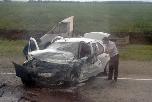 Водитель «Логана» и его 15-летний сын погибли в ДТП под Магнитогорском