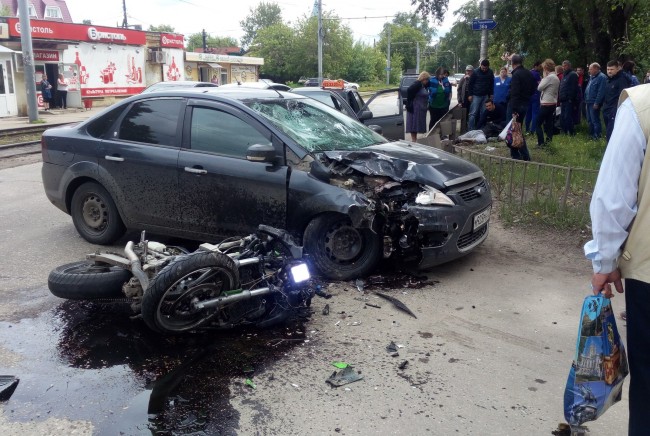 На улице Гордеевской в Нижнем Новгороде погиб мотоциклист