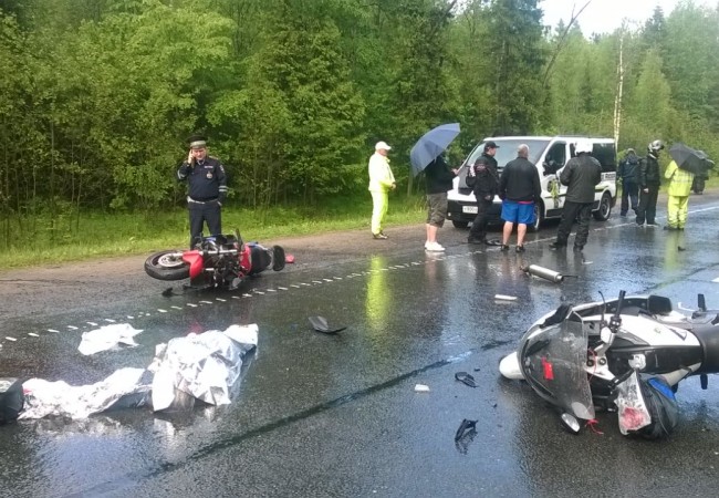 Мотоциклистка погибла в ДТП под Новгородом