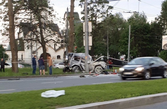 Водитель «Гелендвагена» погиб в результате ДТП на Ленинском проспекте